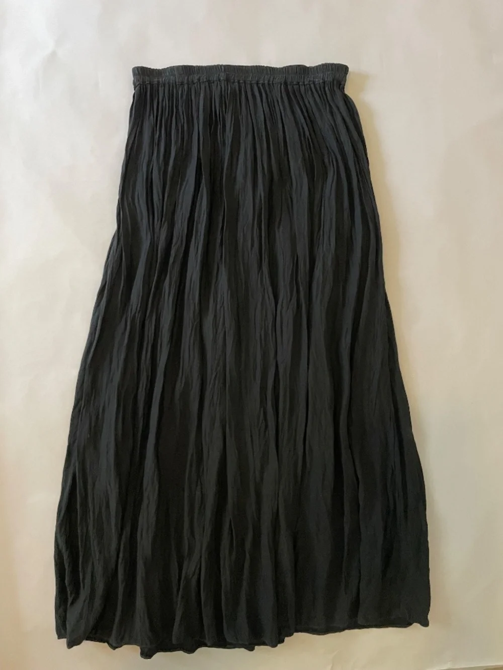 Vintage 100% Silk Black Crinkle Pleated Midi Skirt, Boho Fairy Goth, Size Small
